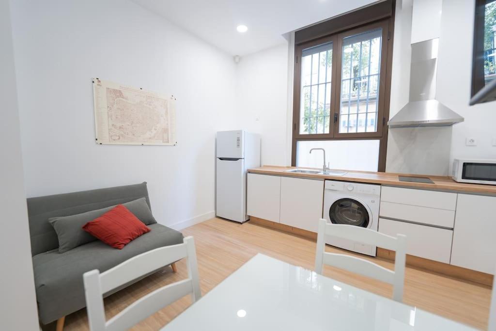 Estudio A Estrenar En San Bernardo Sevilla Dış mekan fotoğraf